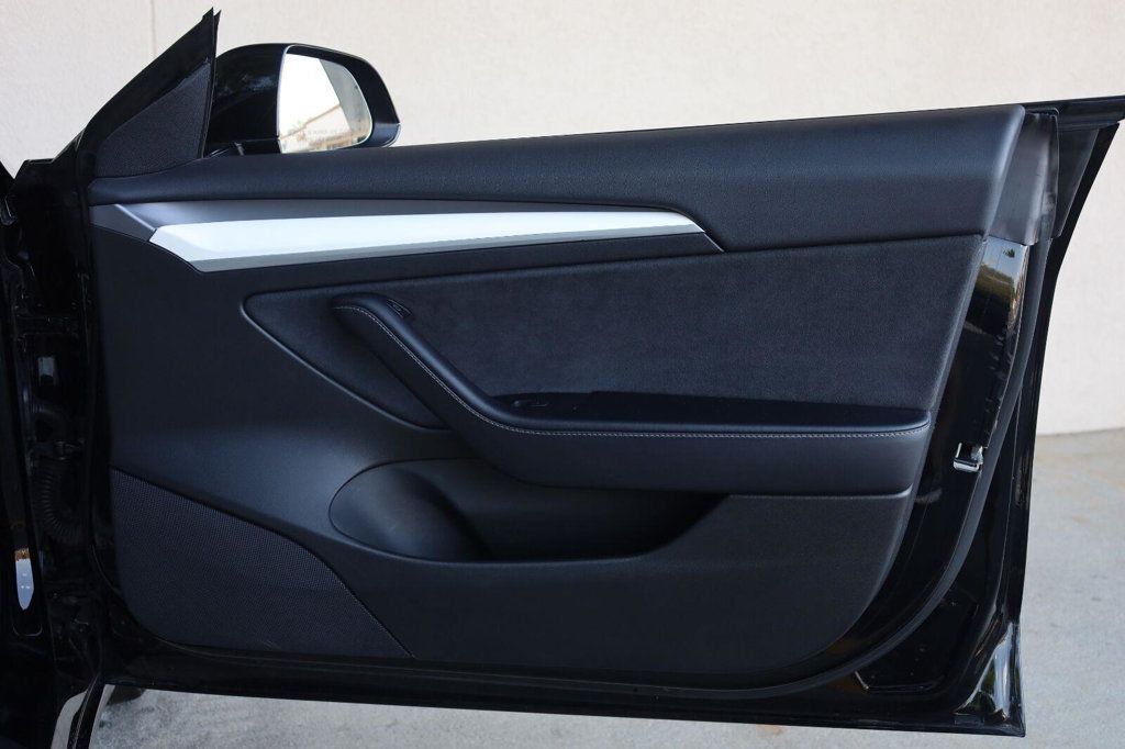 Tesla Model 3 photo 25