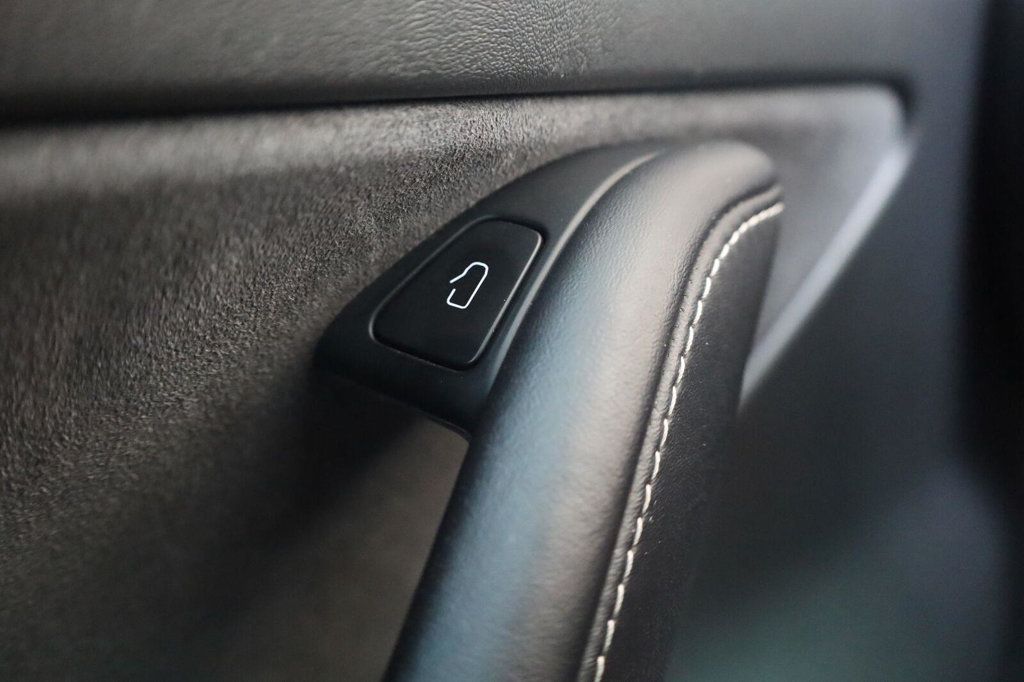 Tesla Model 3 photo 35