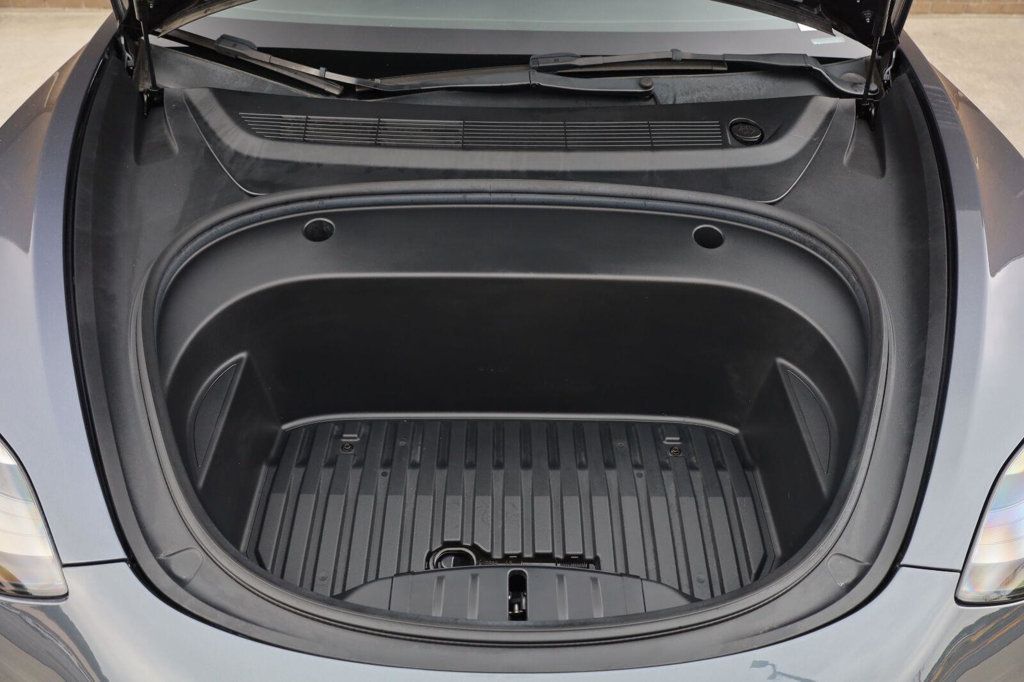 Tesla Model 3 photo 14
