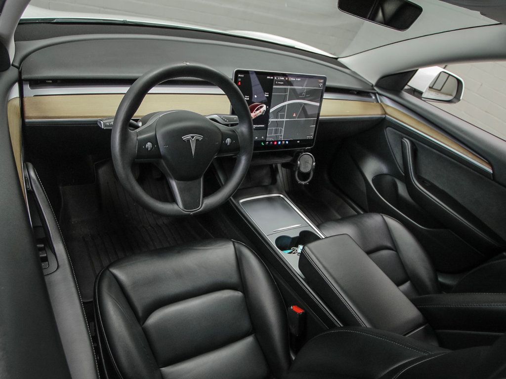 Tesla Model 3 photo 14