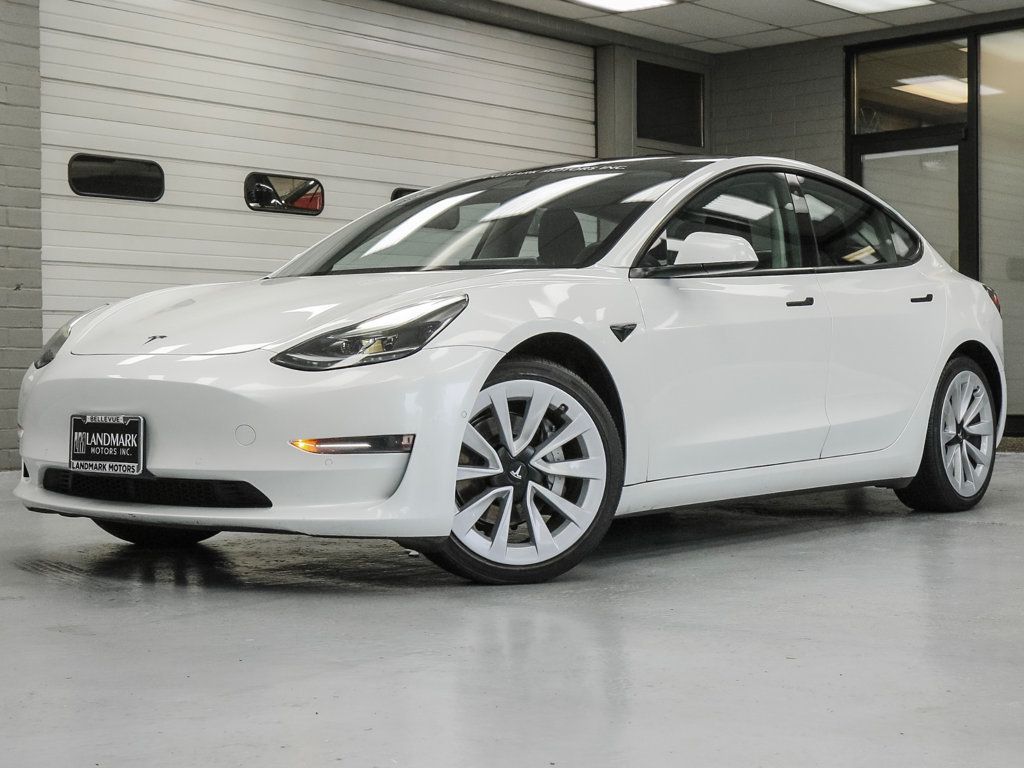 Tesla Model 3 photo 2