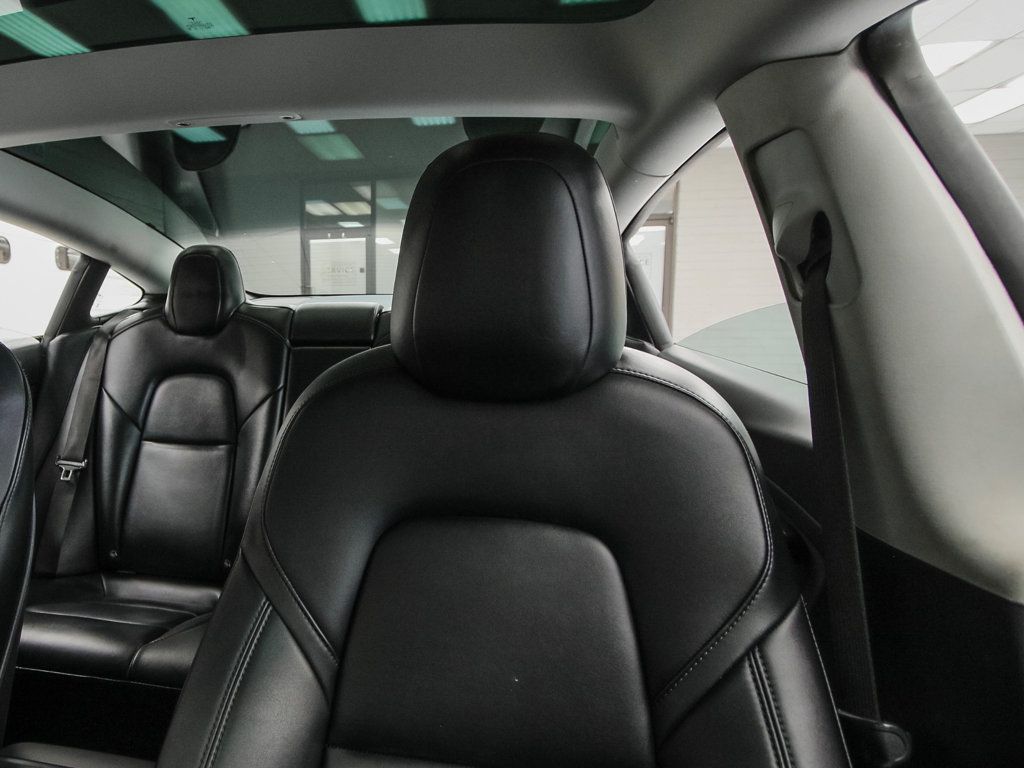 Tesla Model 3 photo 20
