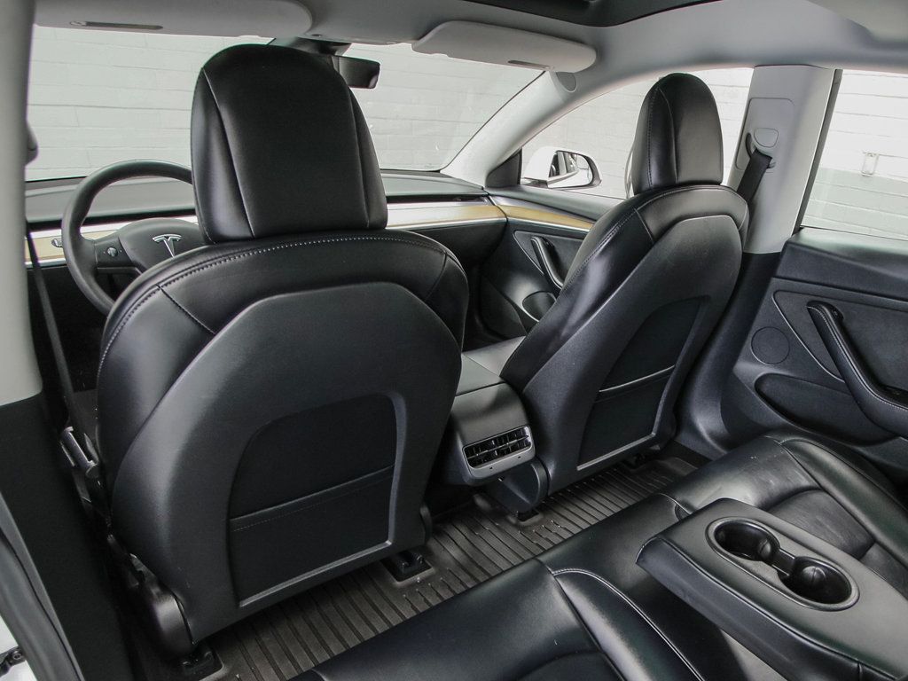 Tesla Model 3 photo 23