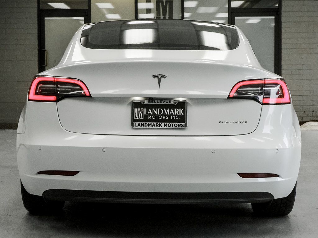 Tesla Model 3 photo 24