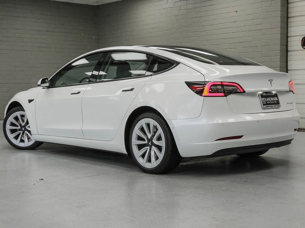 Tesla Model 3 photo 27
