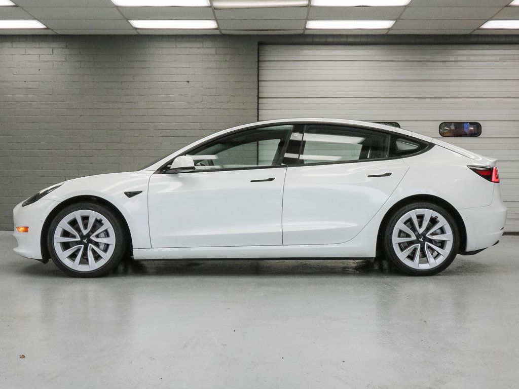 Tesla Model 3 photo 6