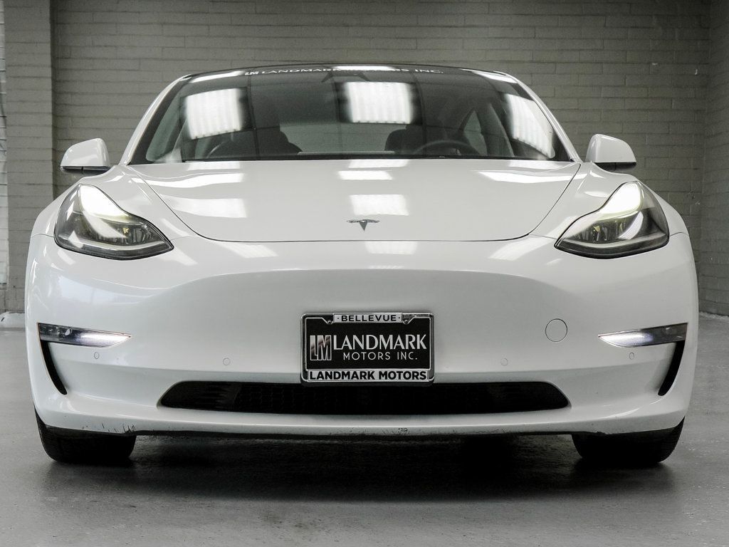 Tesla Model 3 photo 7