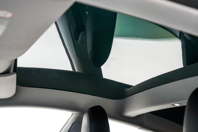 2022 Tesla Model 3 Long Range - Photo 15