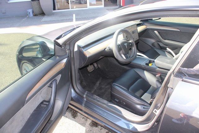 2022 Tesla Model 3 Long Range photo 9