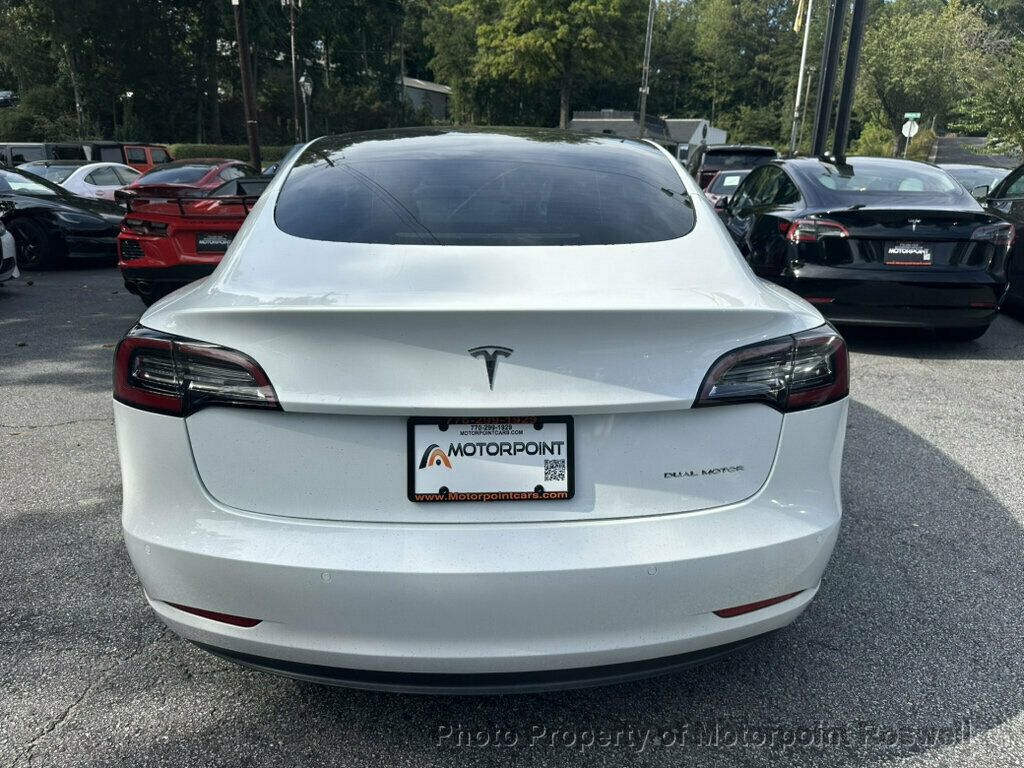 Tesla Model 3 photo 6