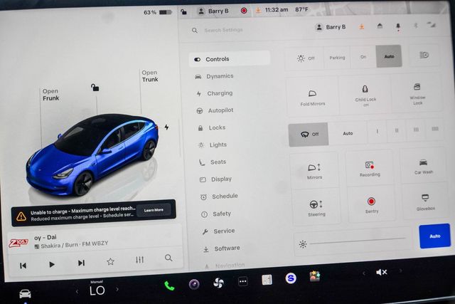 2022 Tesla Model 3 Long Range AWD - 23040654 - 26