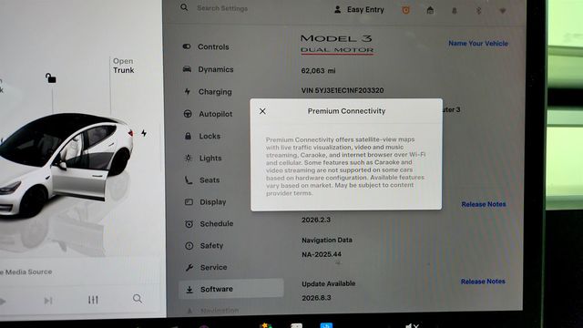 2022 Tesla Model 3 Performance AWD w/ White & Black Premium Interior - 23010742 - 16