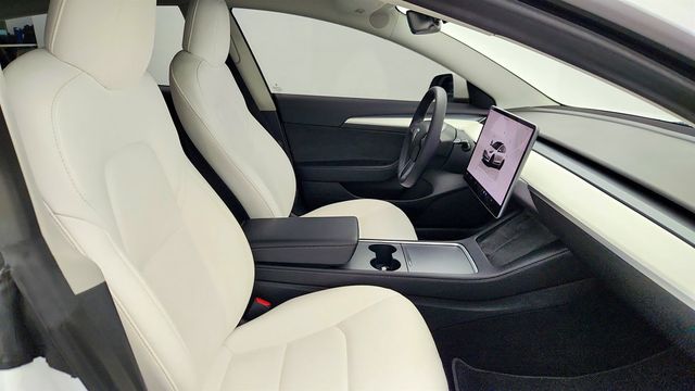 2022 Tesla Model 3 Performance AWD w/ White & Black Premium Interior - 23010742 - 26