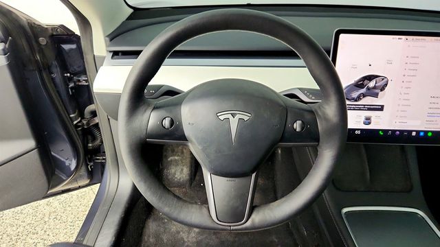 2022 Tesla Model 3 RWD w/ White and Black Partial Premium Interior - 23008174 - 12