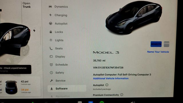 2022 Tesla Model 3 RWD w/ White and Black Partial Premium Interior - 23008174 - 13