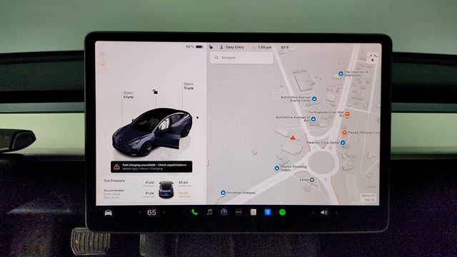 2022 Tesla Model 3 RWD w/ White and Black Partial Premium Interior - 23008174 - 21