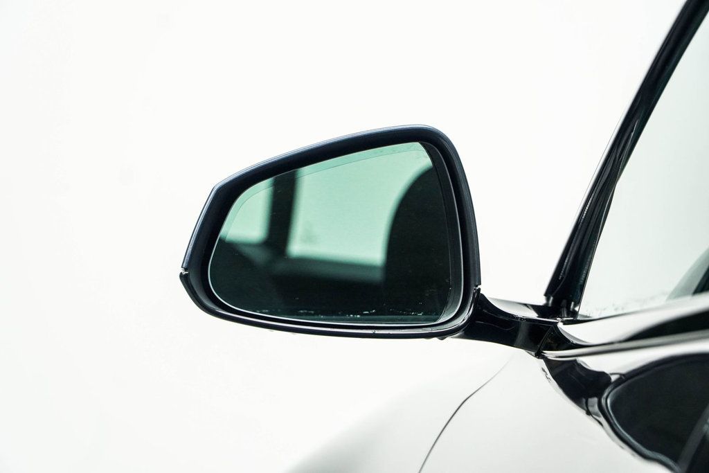 Tesla Model S photo 17