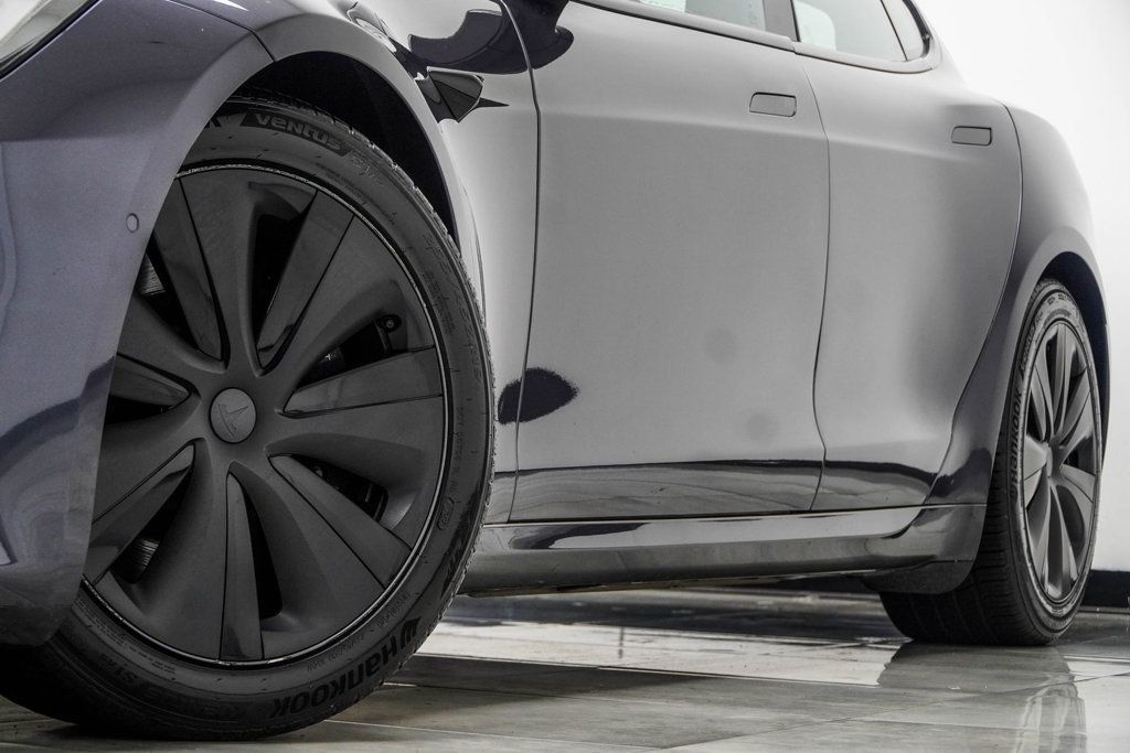 Tesla Model S photo 3