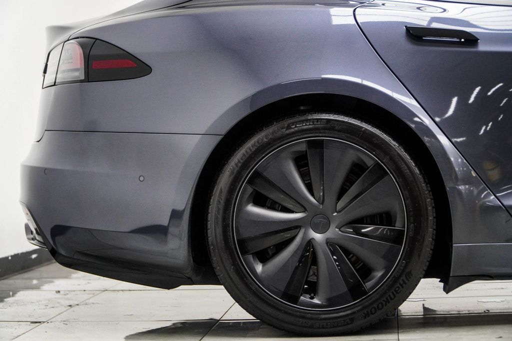 Tesla Model S photo 8