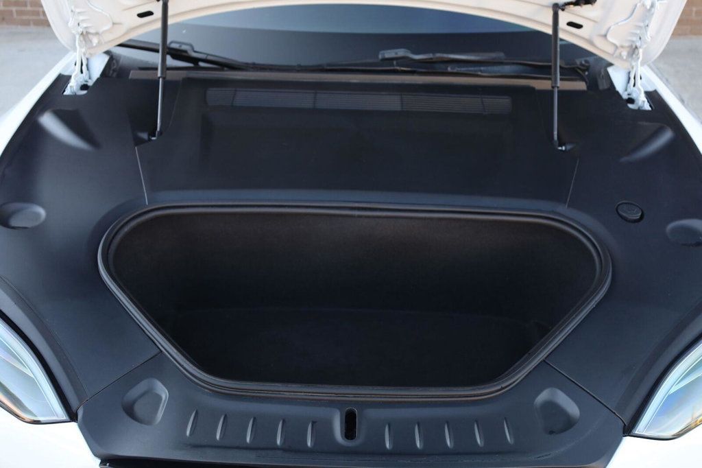 Tesla Model S photo 13