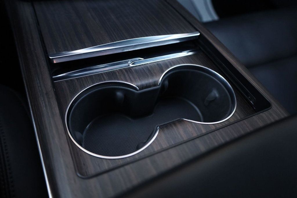 Tesla Model S photo 38