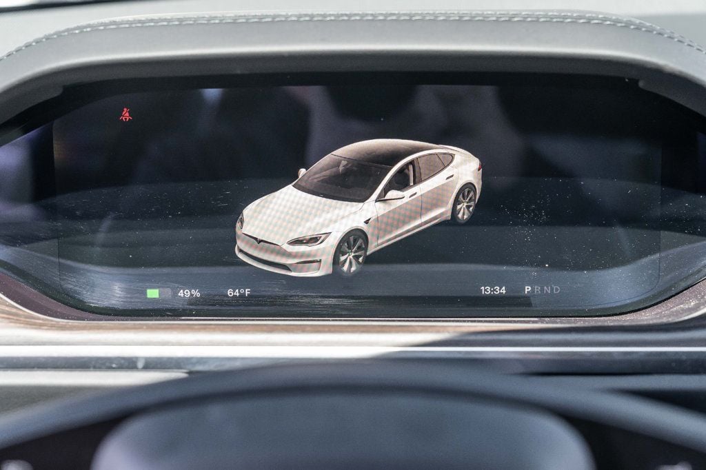 2022 Tesla Model S AWD, Like new! - 22395187 - 23
