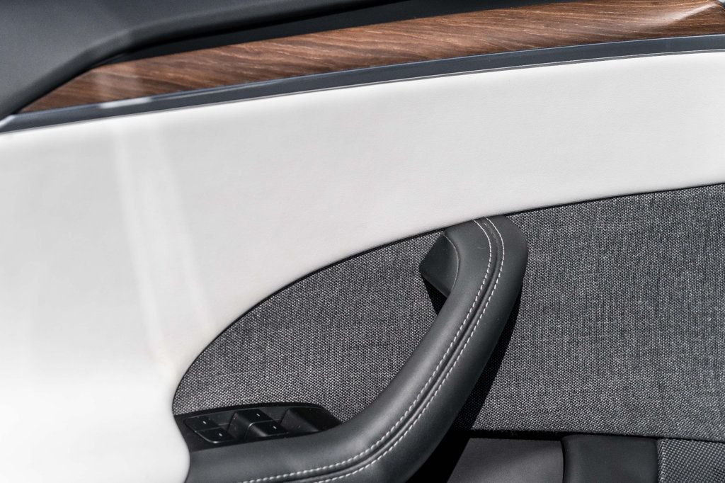 2022 Tesla Model S Custom steering yoke! White Interior! - 22394026 - 15
