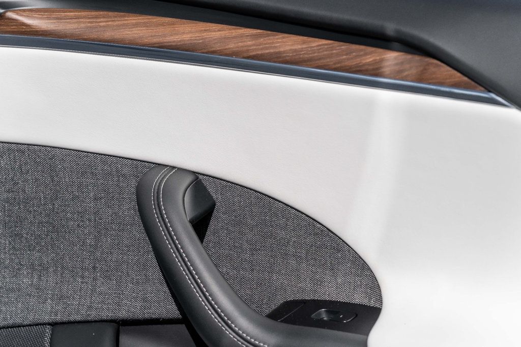 2022 Tesla Model S Custom steering yoke! White Interior! - 22394026 - 16