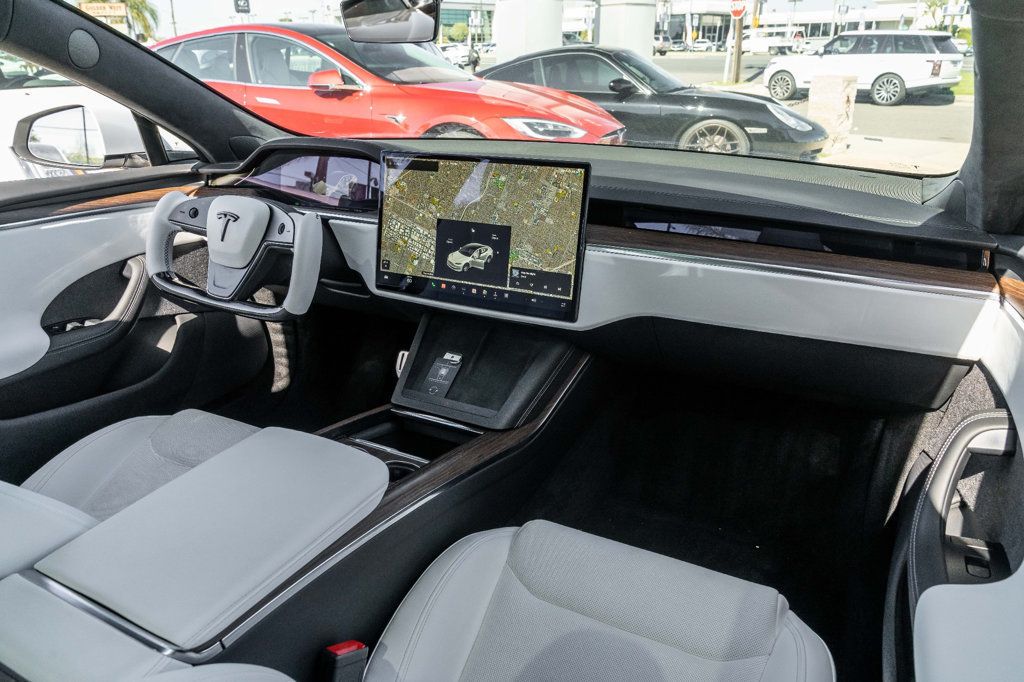 2022 Tesla Model S Custom steering yoke! White Interior! - 22394026 - 20
