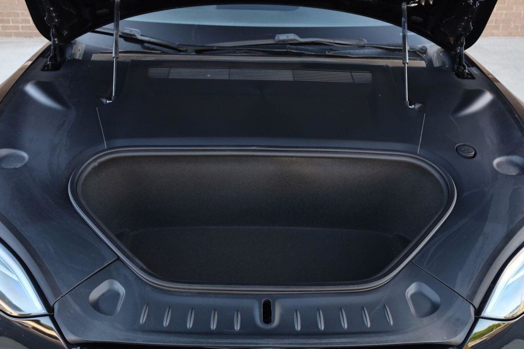 Tesla Model S photo 13