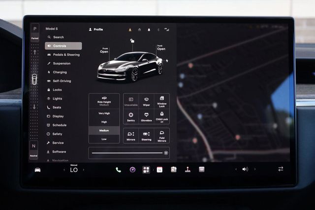 2022 Tesla Model S Long Range Palladium - 23083410 - 39