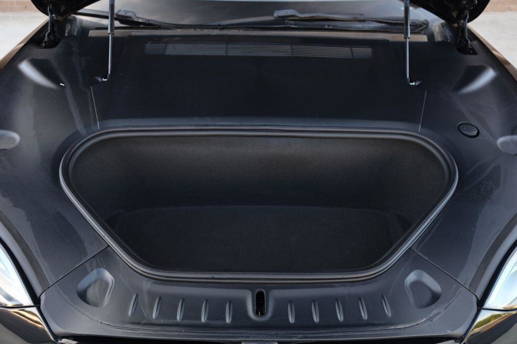 Tesla Model S photo 14