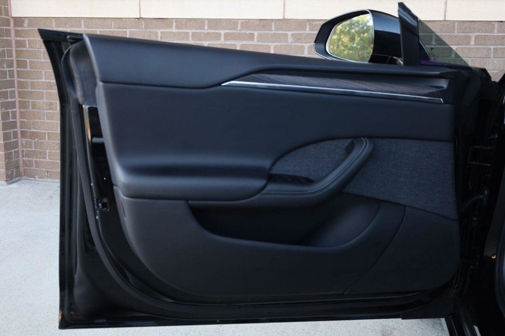 Tesla Model S photo 15