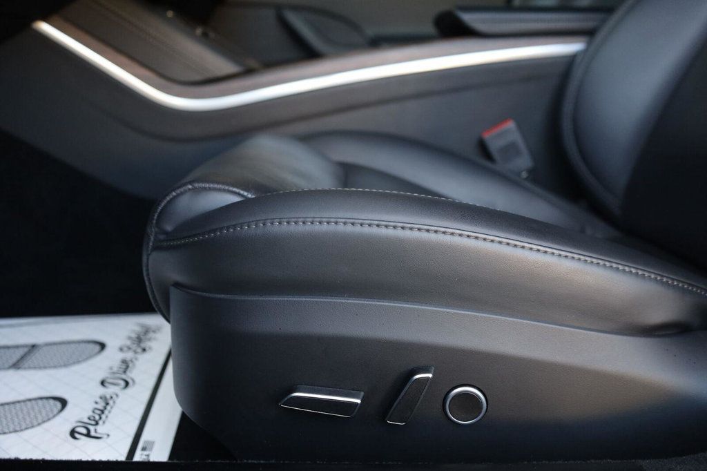 Tesla Model S photo 19
