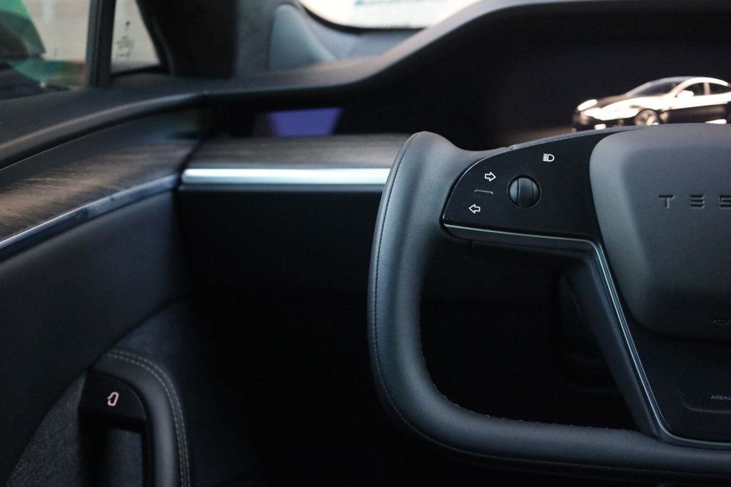 Tesla Model S photo 32