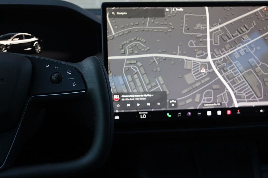 Tesla Model S photo 33
