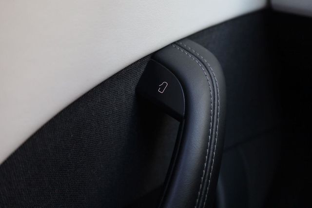 2022 Tesla Model S Plaid - 23072890 - 28