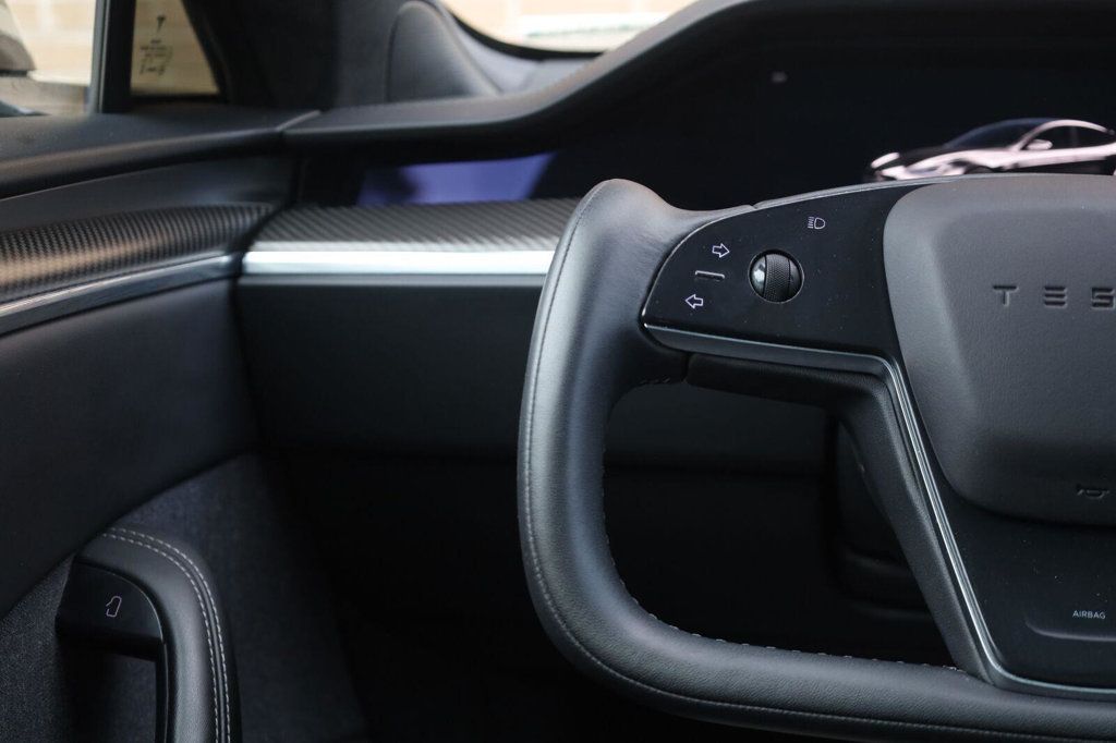Tesla Model S photo 32