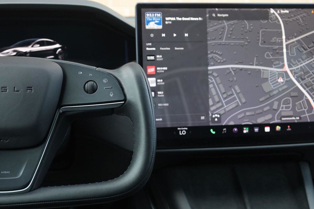Tesla Model S photo 33