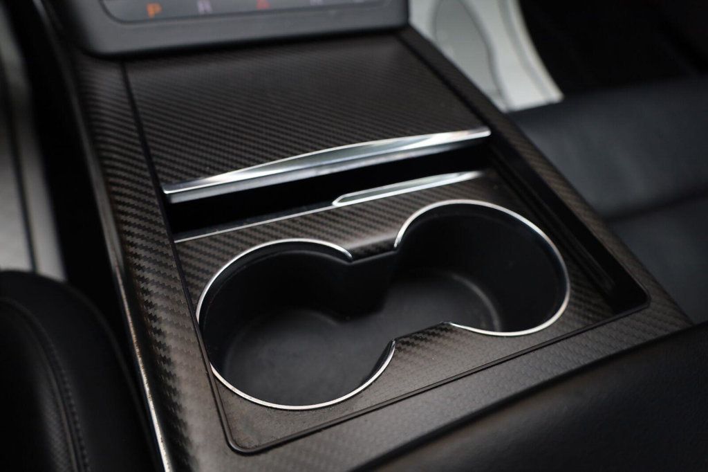 Tesla Model S photo 34