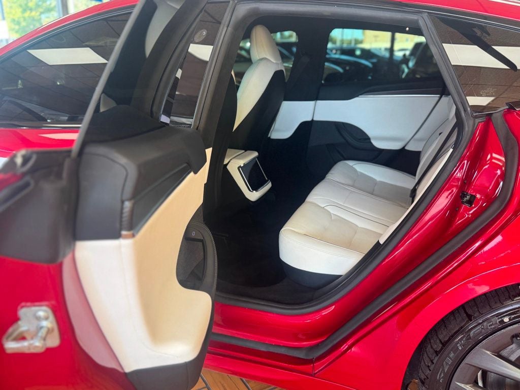 2022 Tesla Model S Plaid AWD photo 13
