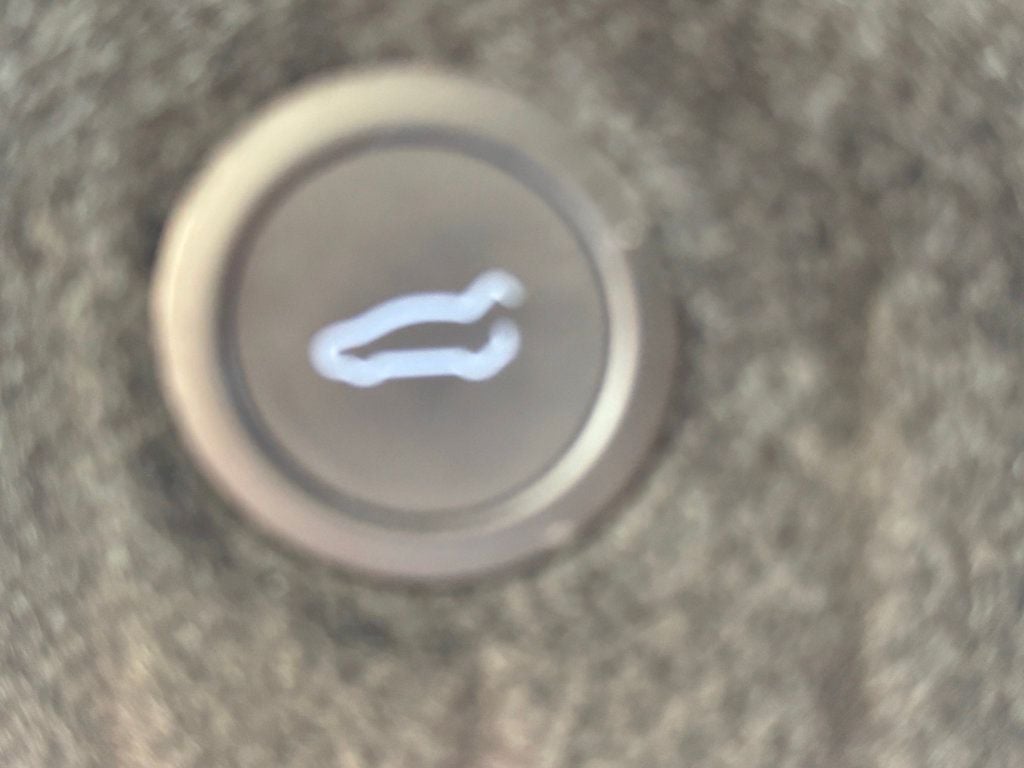 2022 Tesla Model S Plaid AWD photo 16