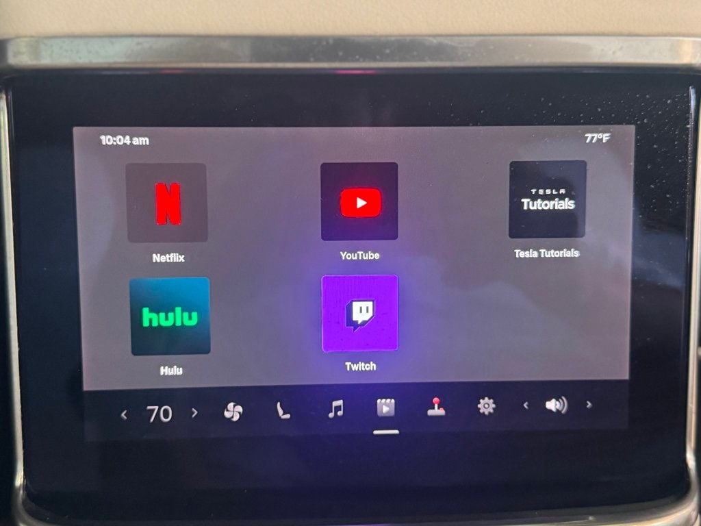 2022 Tesla Model S Plaid AWD photo 24