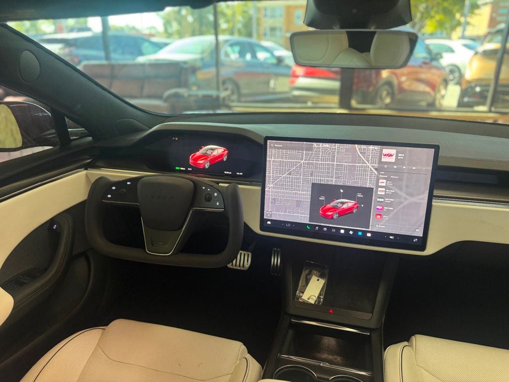 2022 Tesla Model S Plaid AWD photo 26