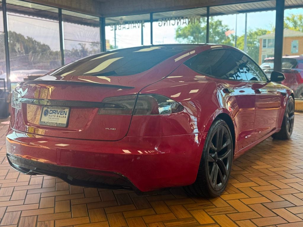 2022 Tesla Model S Plaid AWD photo 8