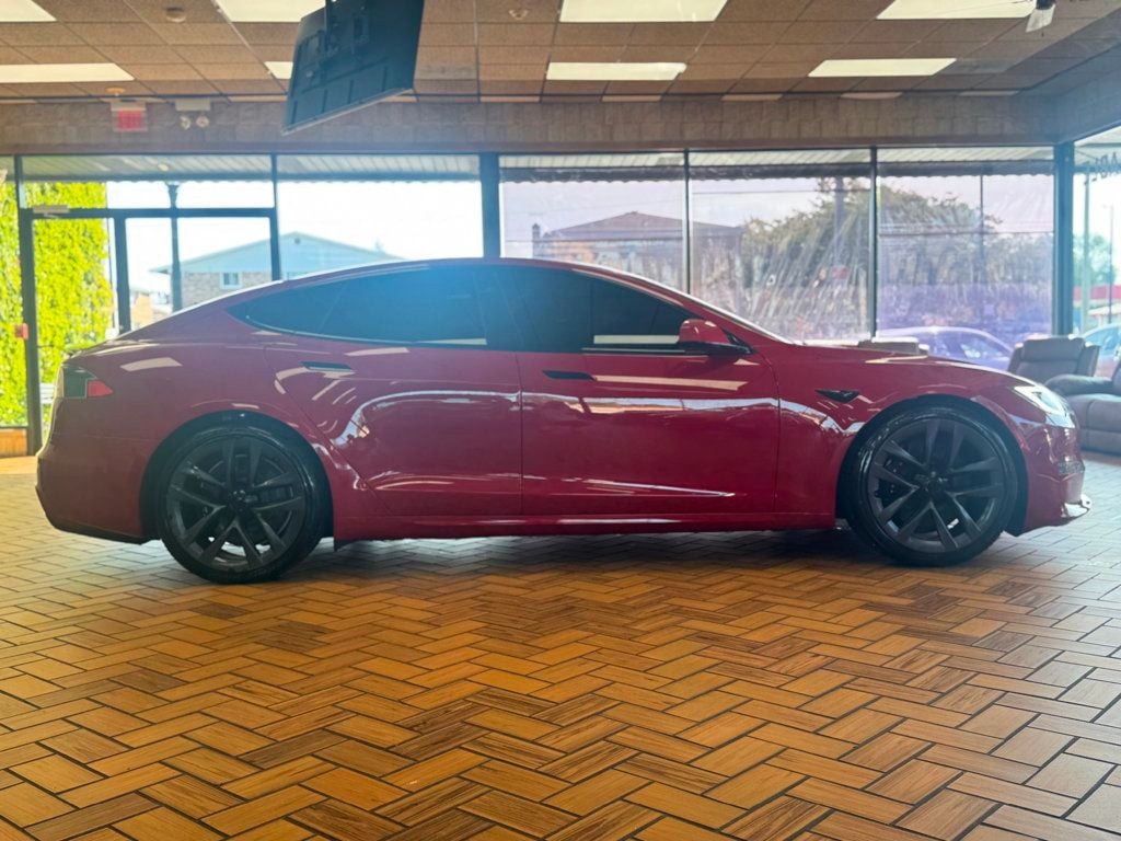 2022 Tesla Model S Plaid AWD photo 9