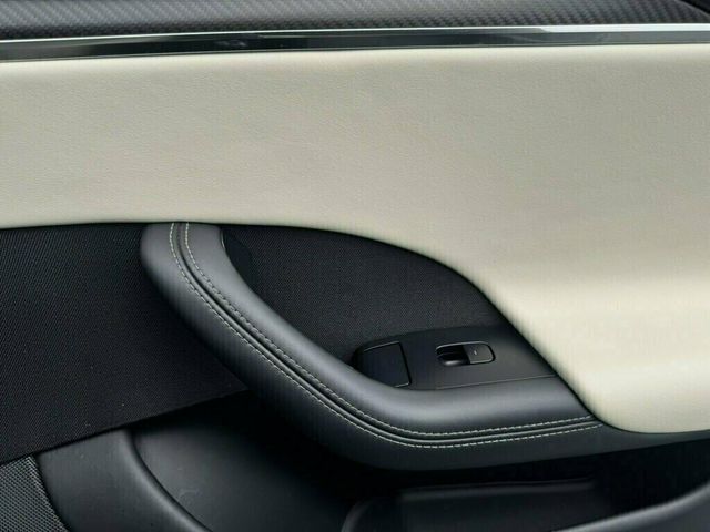 2022 Tesla Model S Plaid AWD - 23063661 - 18
