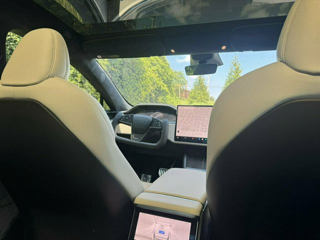 2022 Tesla Model S Plaid AWD - 23063661 - 32