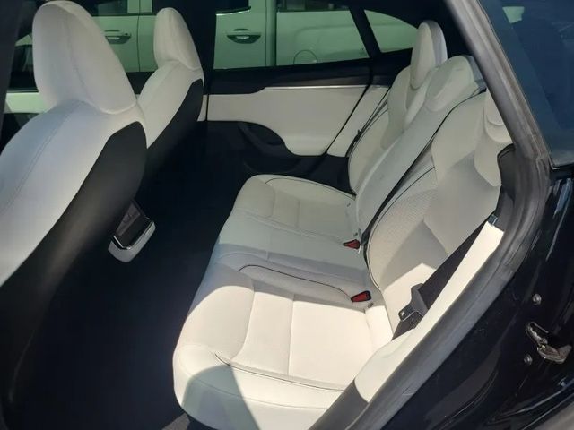 2022 Tesla Model S Plaid AWD - 23051946 - 4