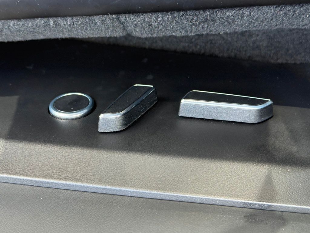 2022 Tesla Model S Plaid AWD - 22993127 - 11